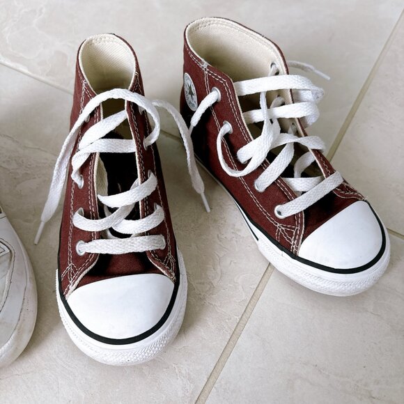 SMALL KIDS SIZE 10 CONVERSE AND ADIDAS, PRICE FOR BOTH - Picture 2 of 10